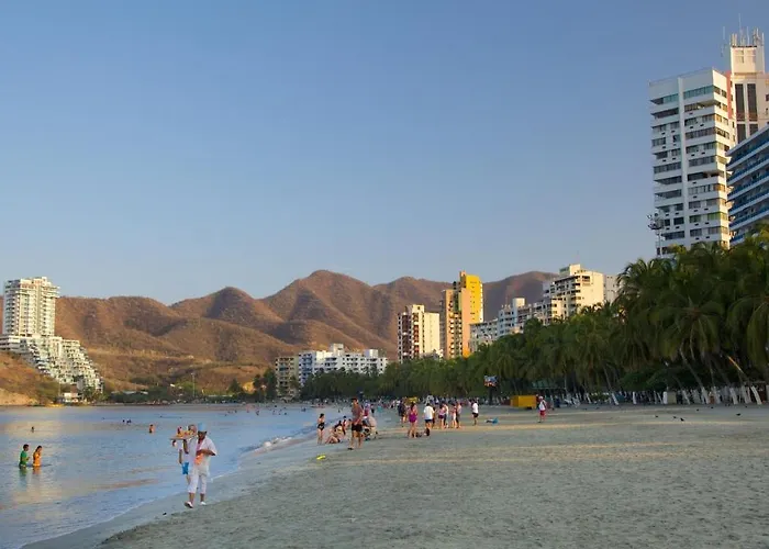Apartamento Edificio Iroka En El Rodadero Frente Al Mar Con Cocina Full Equipada