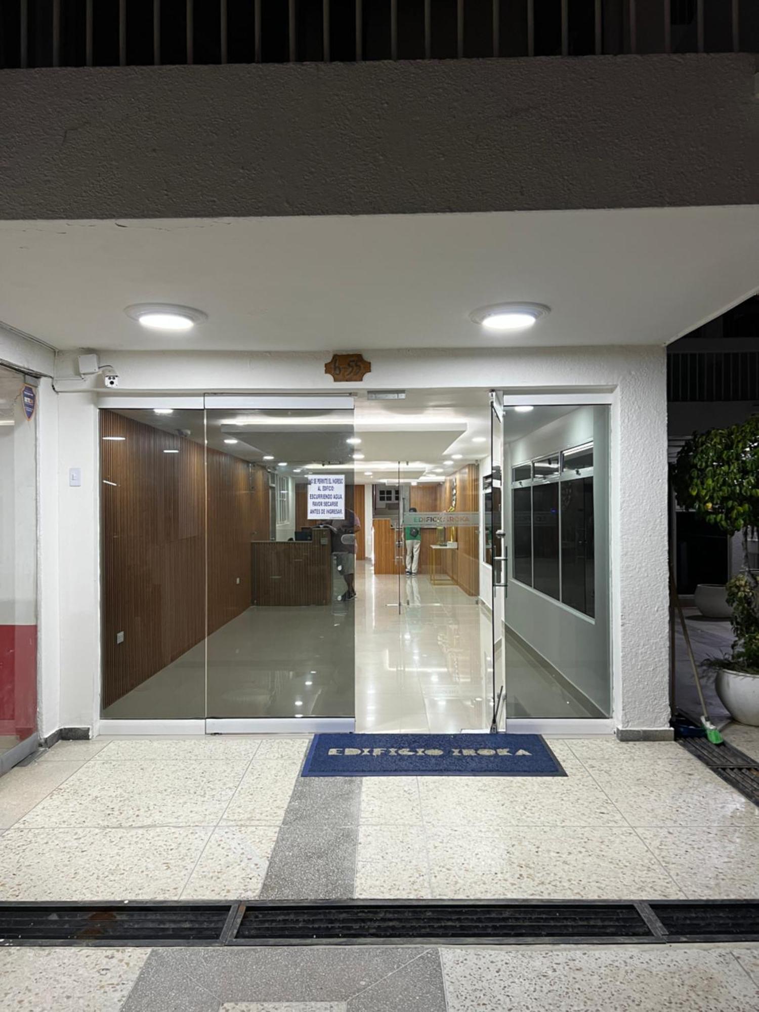 Apartamento En Edificio Iroka - Oceanfront Frente Al Mar Santa Marta (Magdalena)